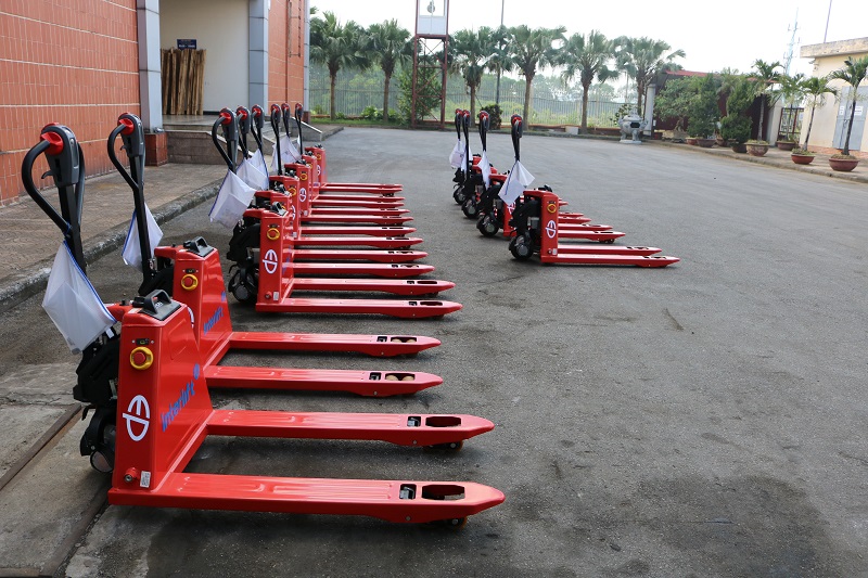 Xe nâng tay điện 1.5 tấn tại TFV