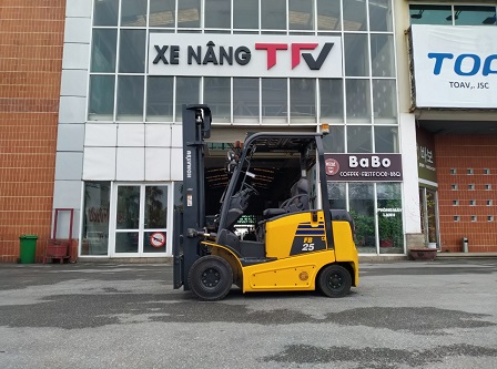 Xe nâng điện Komatsu FB25-12