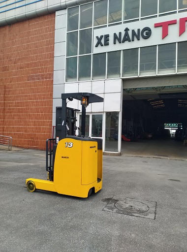 xe nâng reach truck Komatsu FB13RS-15