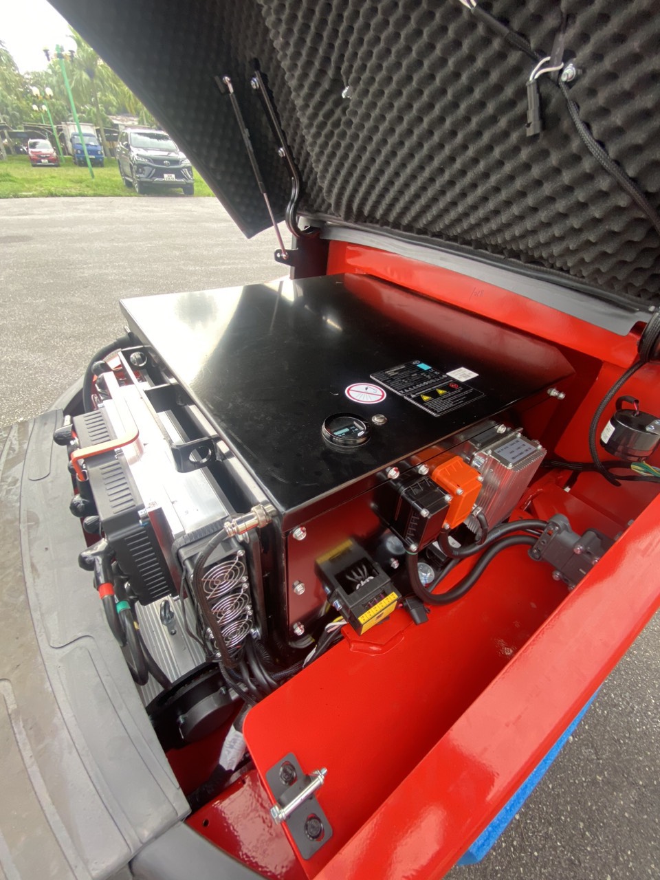 Xe nâng động cơ điện hiệu EP Interlift EFL353 mới 100%, sx 2024