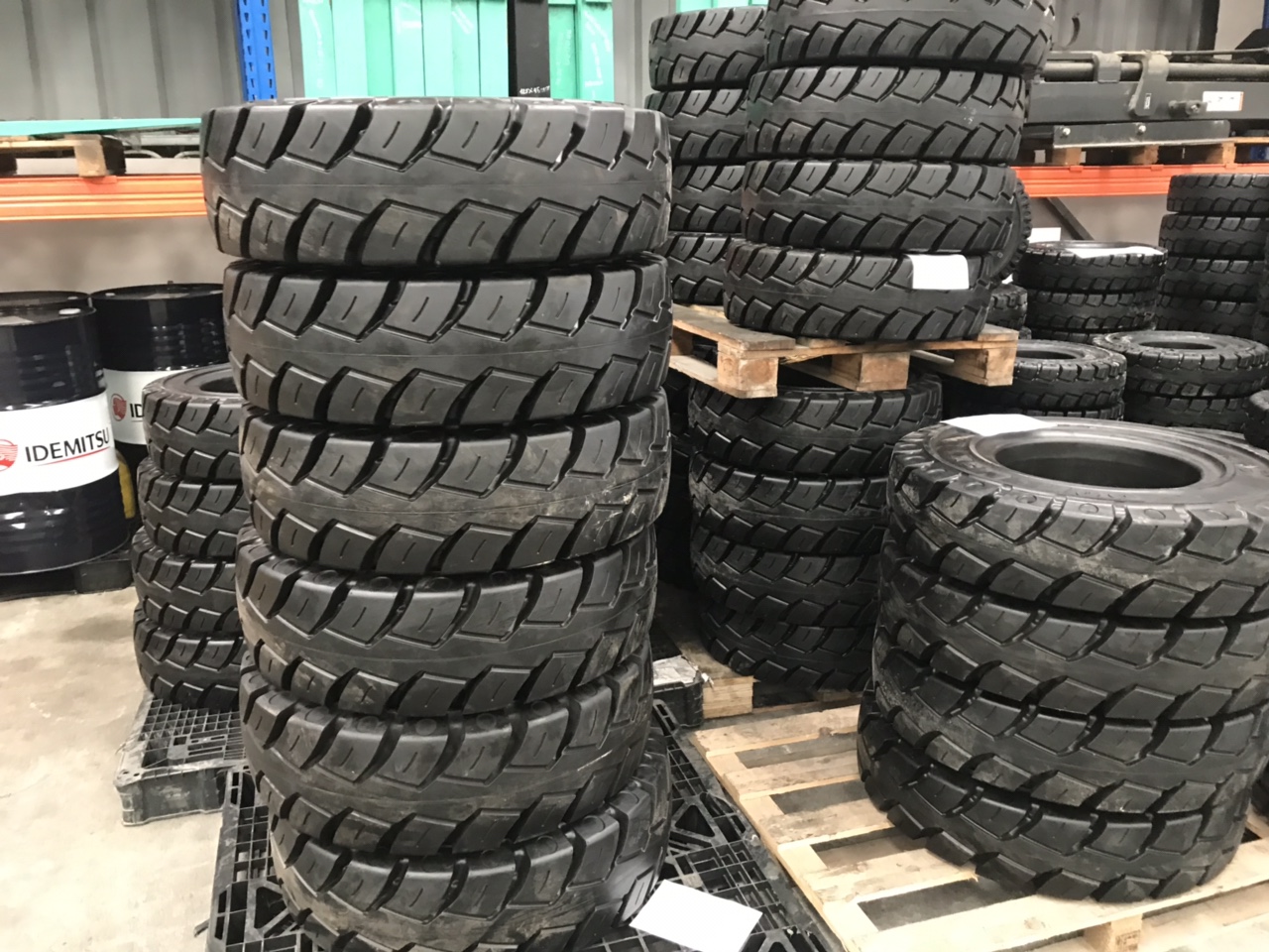 lốp đặc xe nâng cho xe nâng