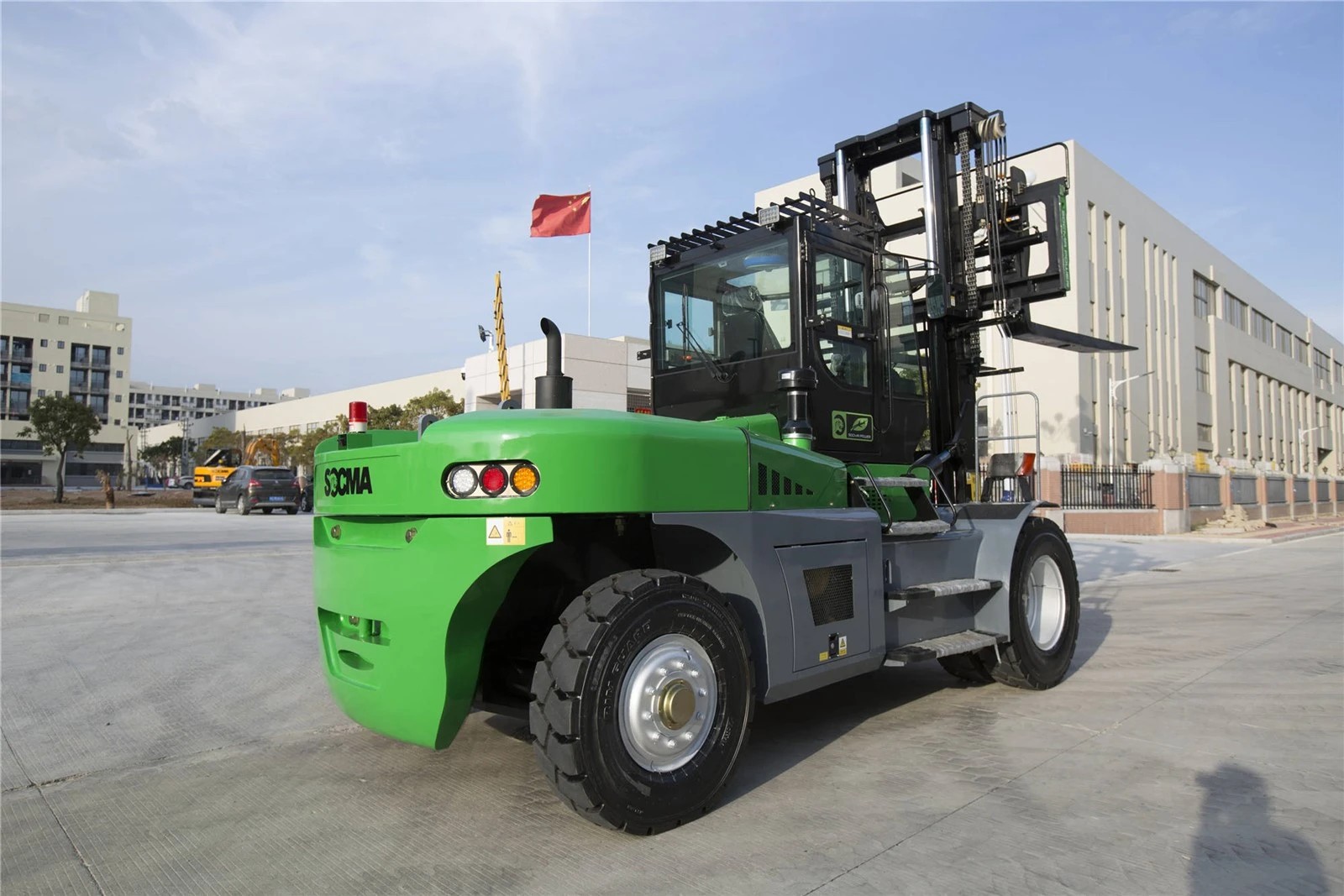 SOCMA HNF180 xe nâng dầu 18 tấn góc sau