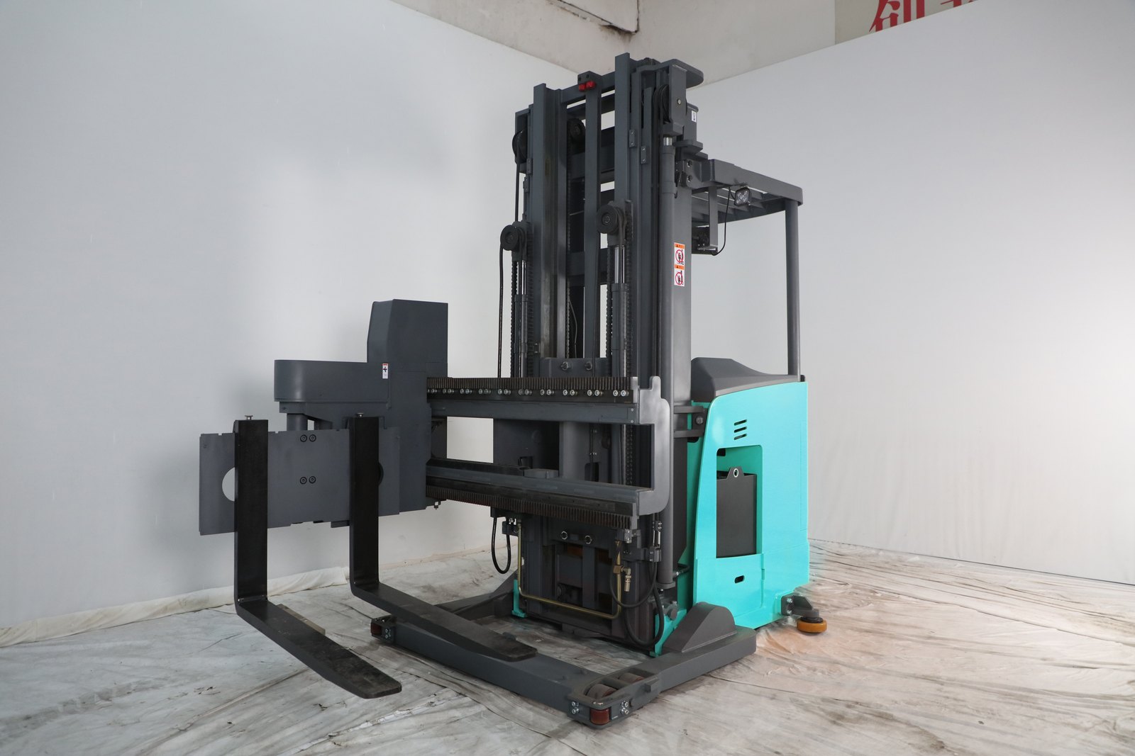Xe nâng VNA Baoli AL15 và AZ15 - lựa chọn tư thế lái