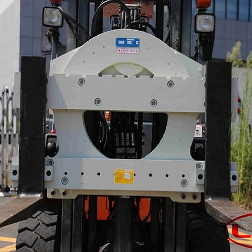 Xe nâng cho thuê kèm bộ phụ kiện kẹp và càng xoay