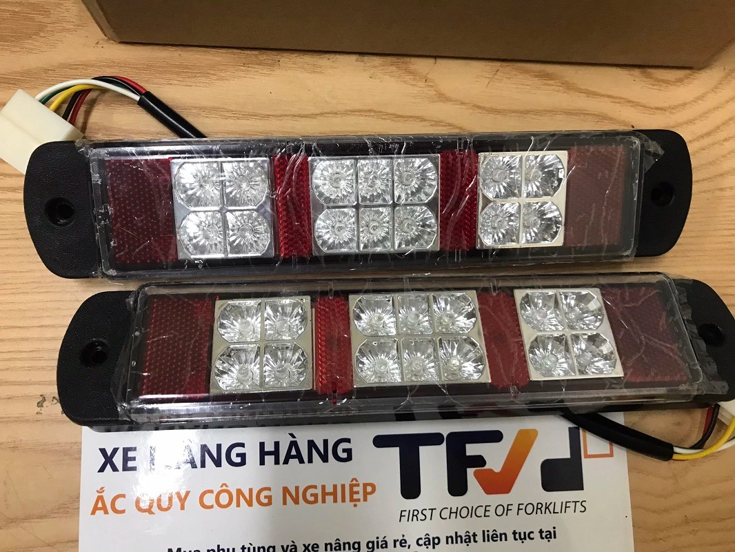 Cụm đèn hậu xe nâng cho xe nâng