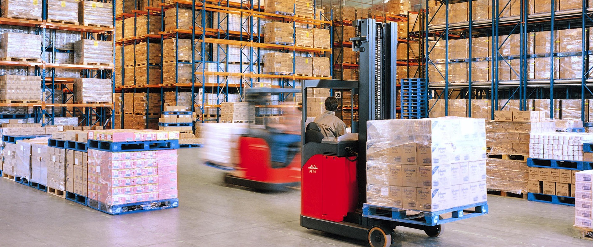 Xe nâng reach truck Linde R10-R14