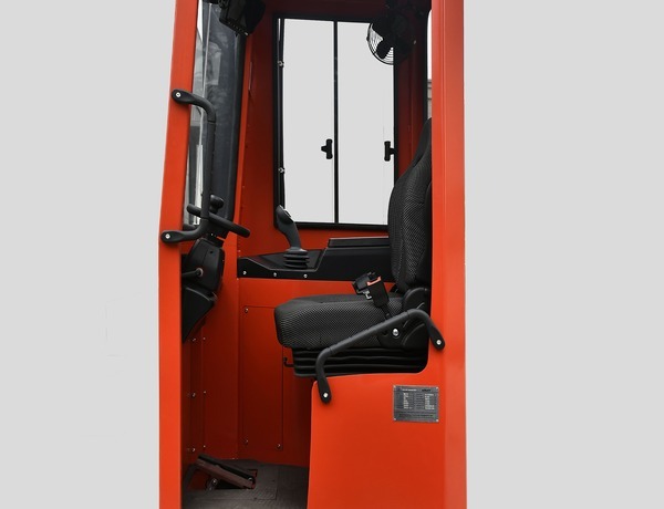 Khoang vận hành xe nâng đa chiều MiMA MQC
