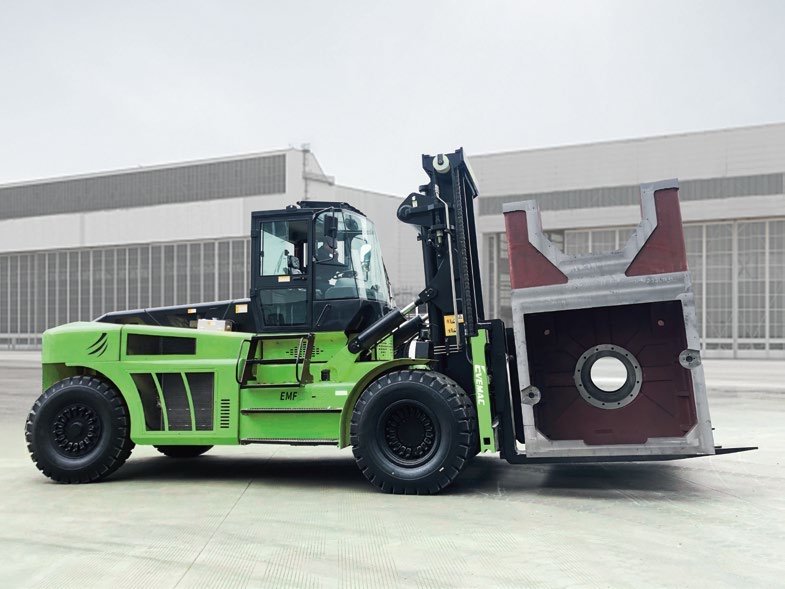 Xe nâng tải nặng SOCMA trong ứng dụng công nghiệp