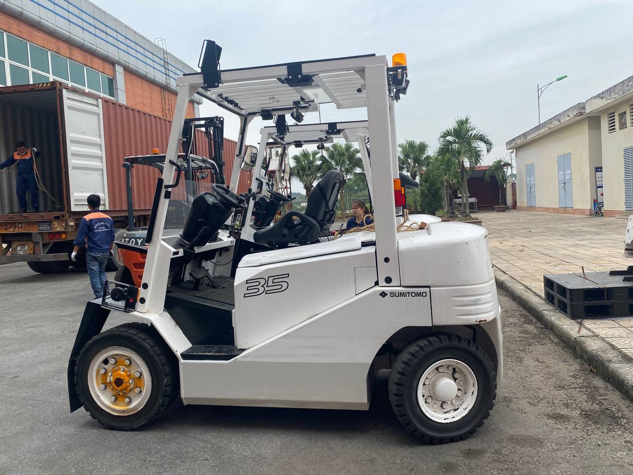 Xe nâng điện cũ Sumitomo 53-FB35PJE