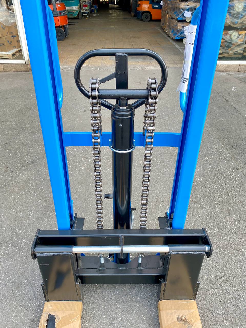 Cụm bơm xích và giá càng Interlift CTY-E2.0T