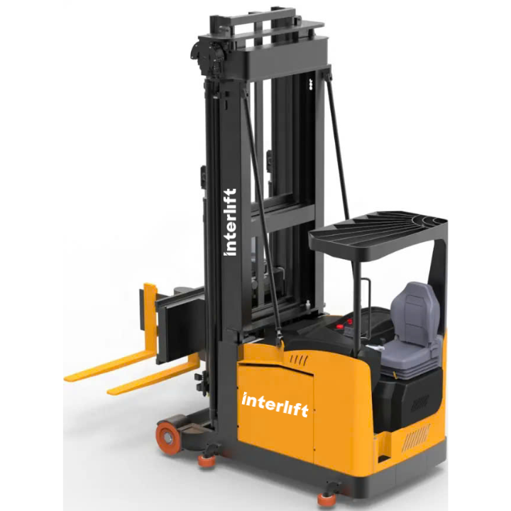 Xe nâng được chằng buộc trước khi vận chuyển