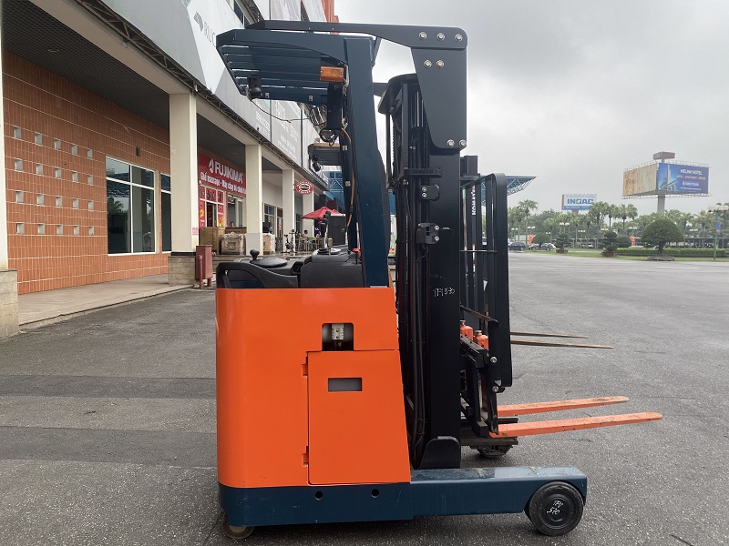 Xe nâng điện cũ Reach Truck Toyota 7FBR15