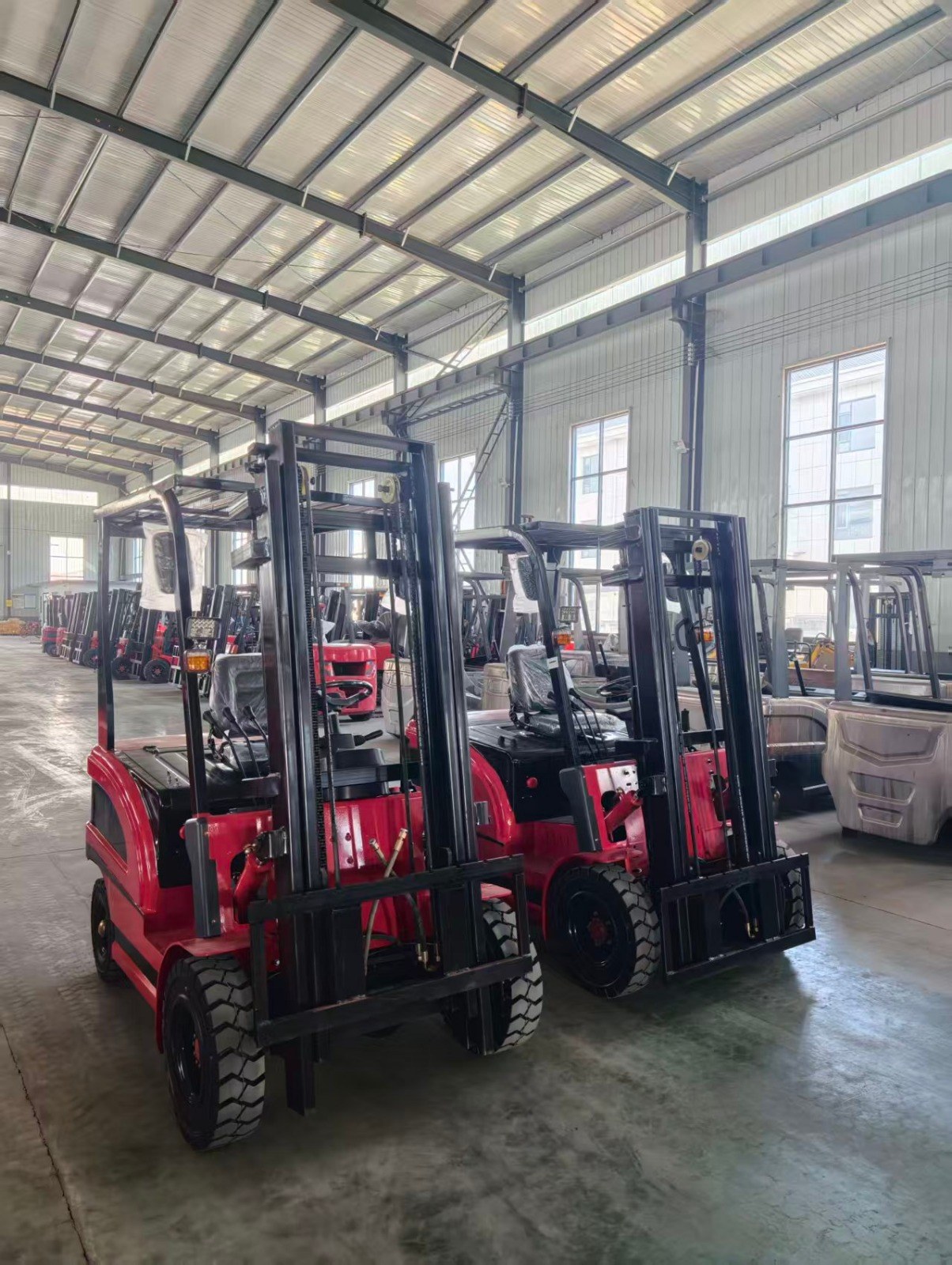 Xe nâng điện Xingcha CPD-10 thực tế tại xưởng