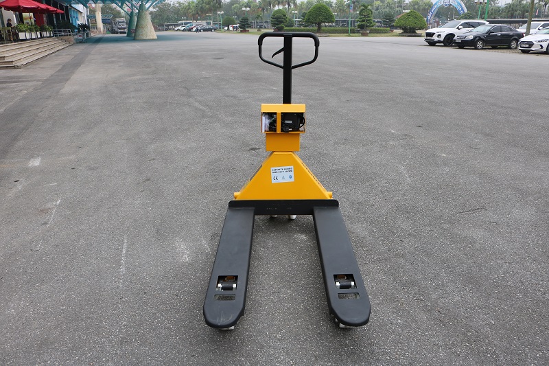 Càng nâng xe nâng nâng tay gắn cân điện tử Interlift-YCS3000, 3.0 tấn, hàng mới 100%