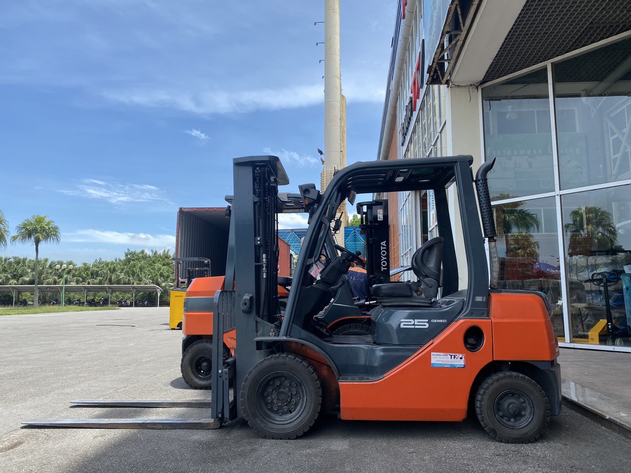 Xe nâng cũ Toyota chính hãng, giá rẻ