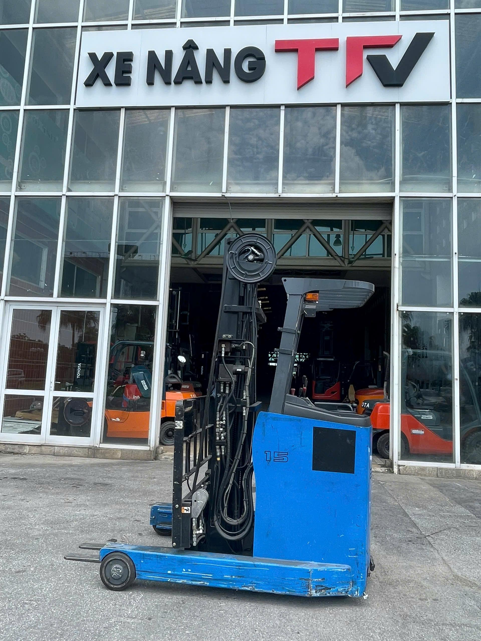 Xe nâng reach truck cũ Unicarriers FRHB15-8WA 1,5 tấn nâng cao 6m sản xuất 2015