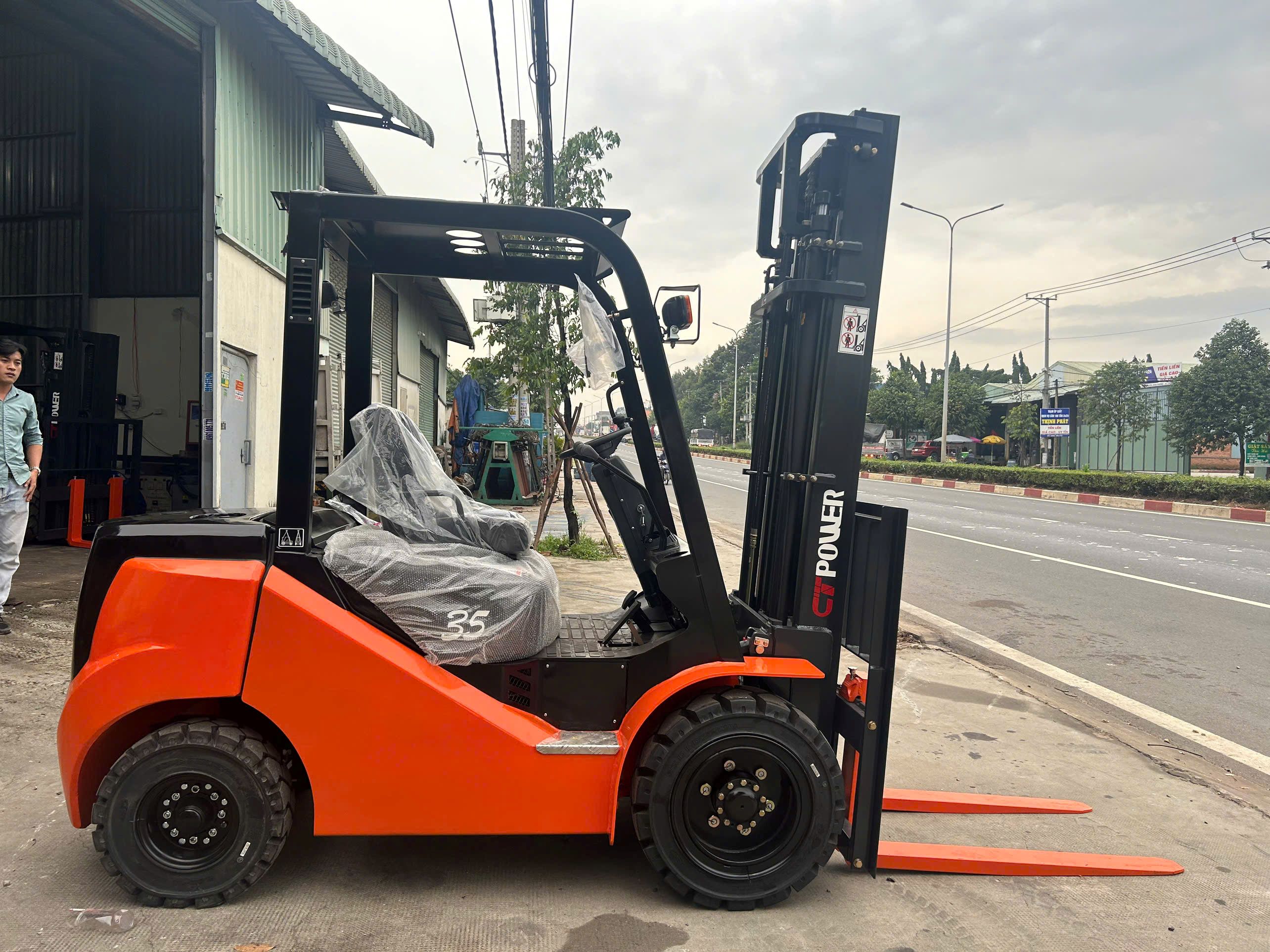 Xe nâng dầu 3.5 tấn CT Power FD35