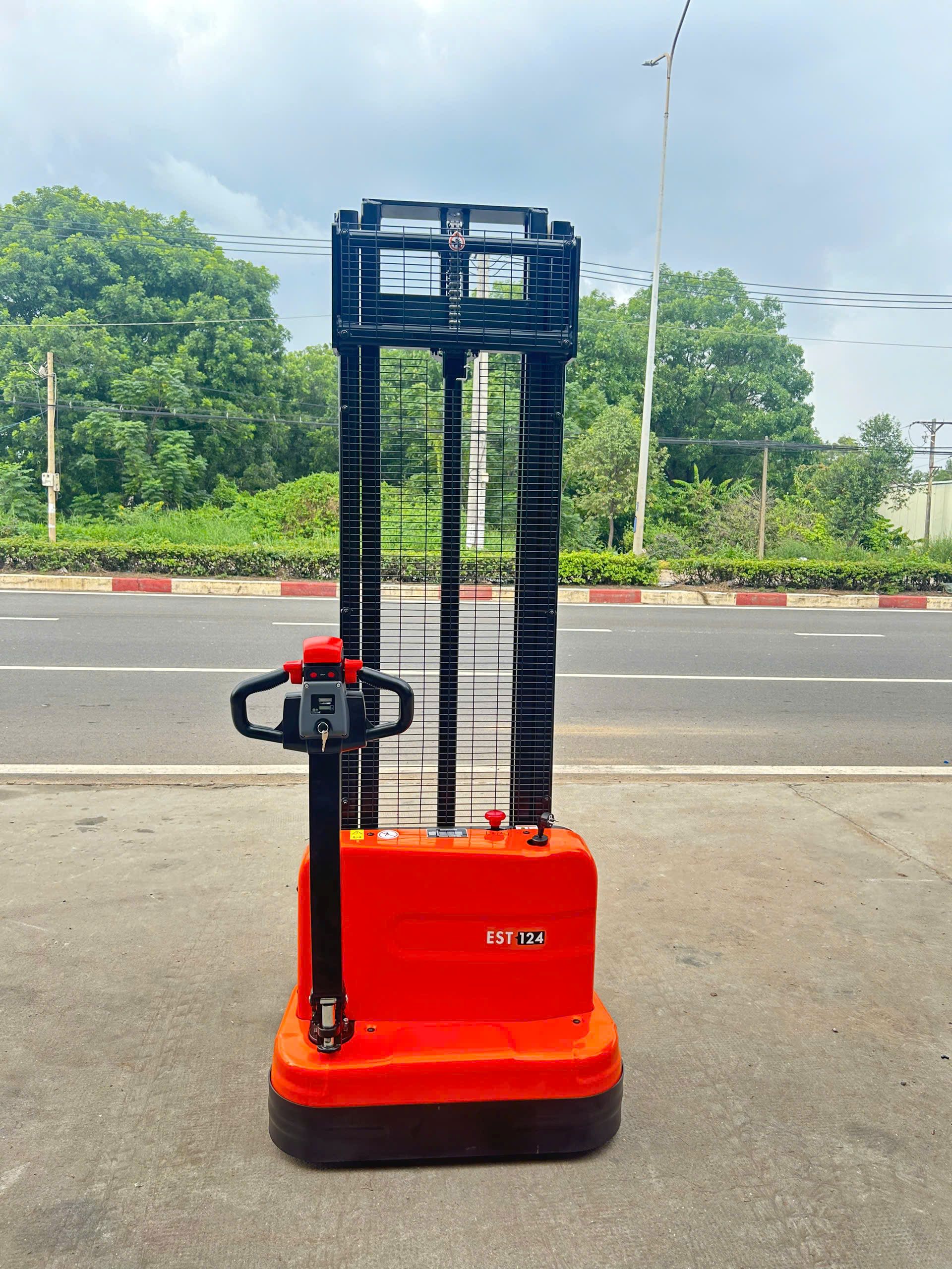 Xe nâng điện stacker Interlift EST124 1.2 tấn