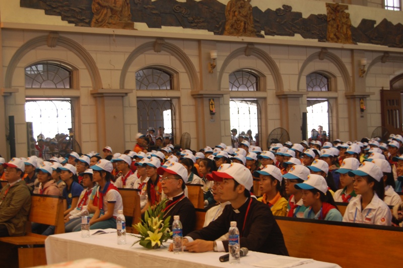 mũ đồng phục công giáo