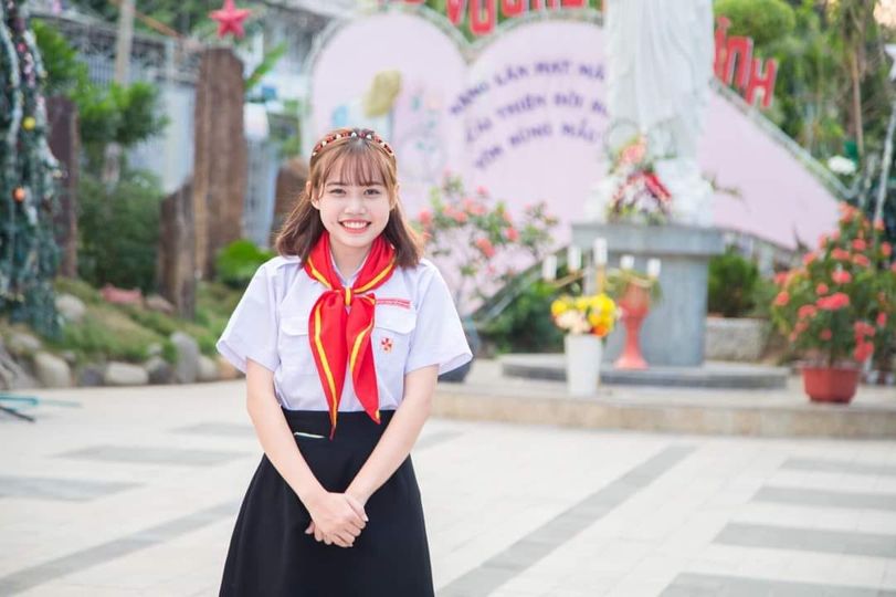 Xinh đẹp trong bộ đồng phục Thiếu Nhi Thánh Thể