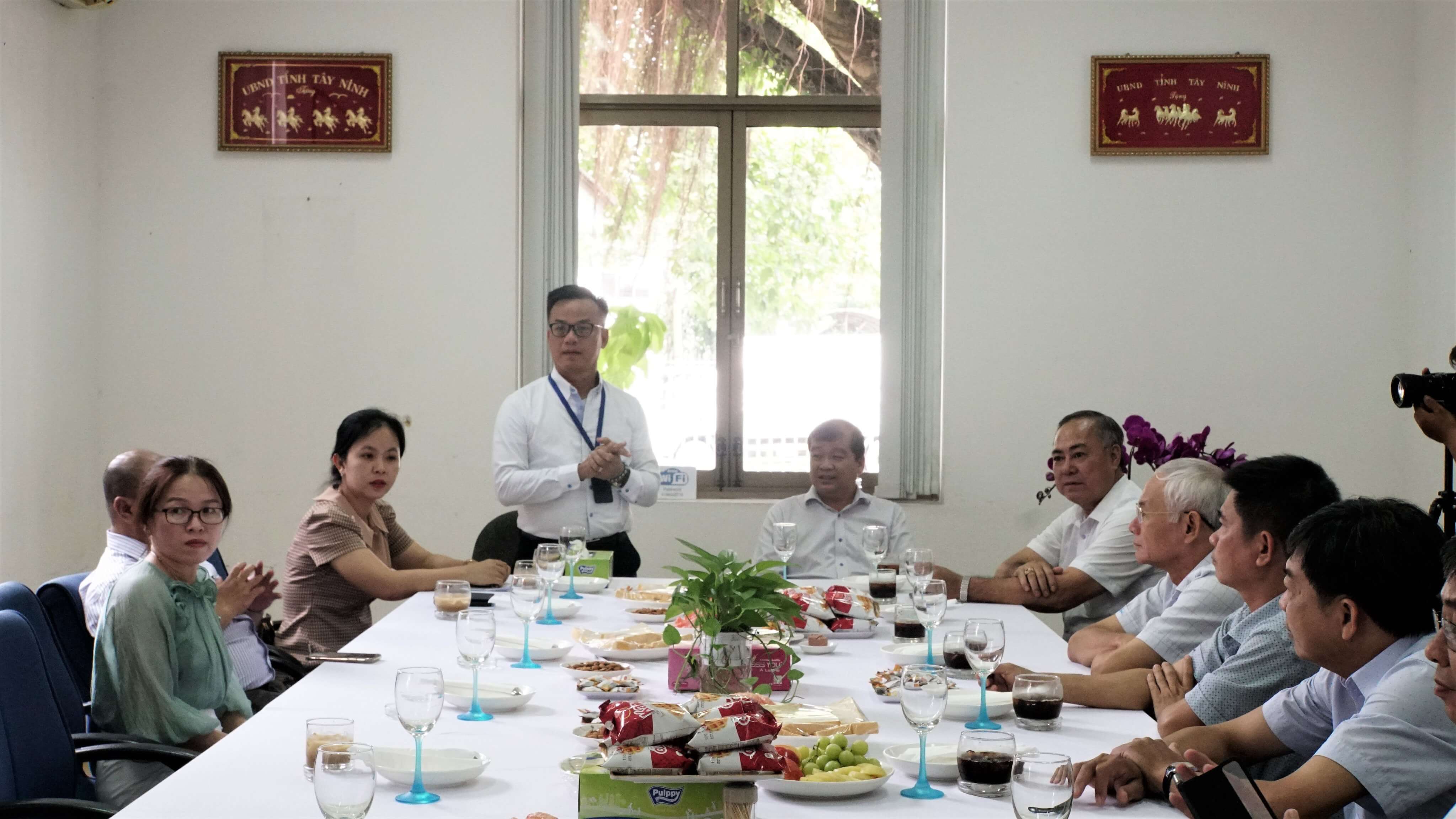 LÃNH ĐẠO TỈNH THĂM, CHÚC MỪNG DOANH NGHIỆP TẠI KHU CÔNG NGHIỆP TRẢNG BÀNG NHÂN NGÀY DOANH NHÂN VIỆT NAM