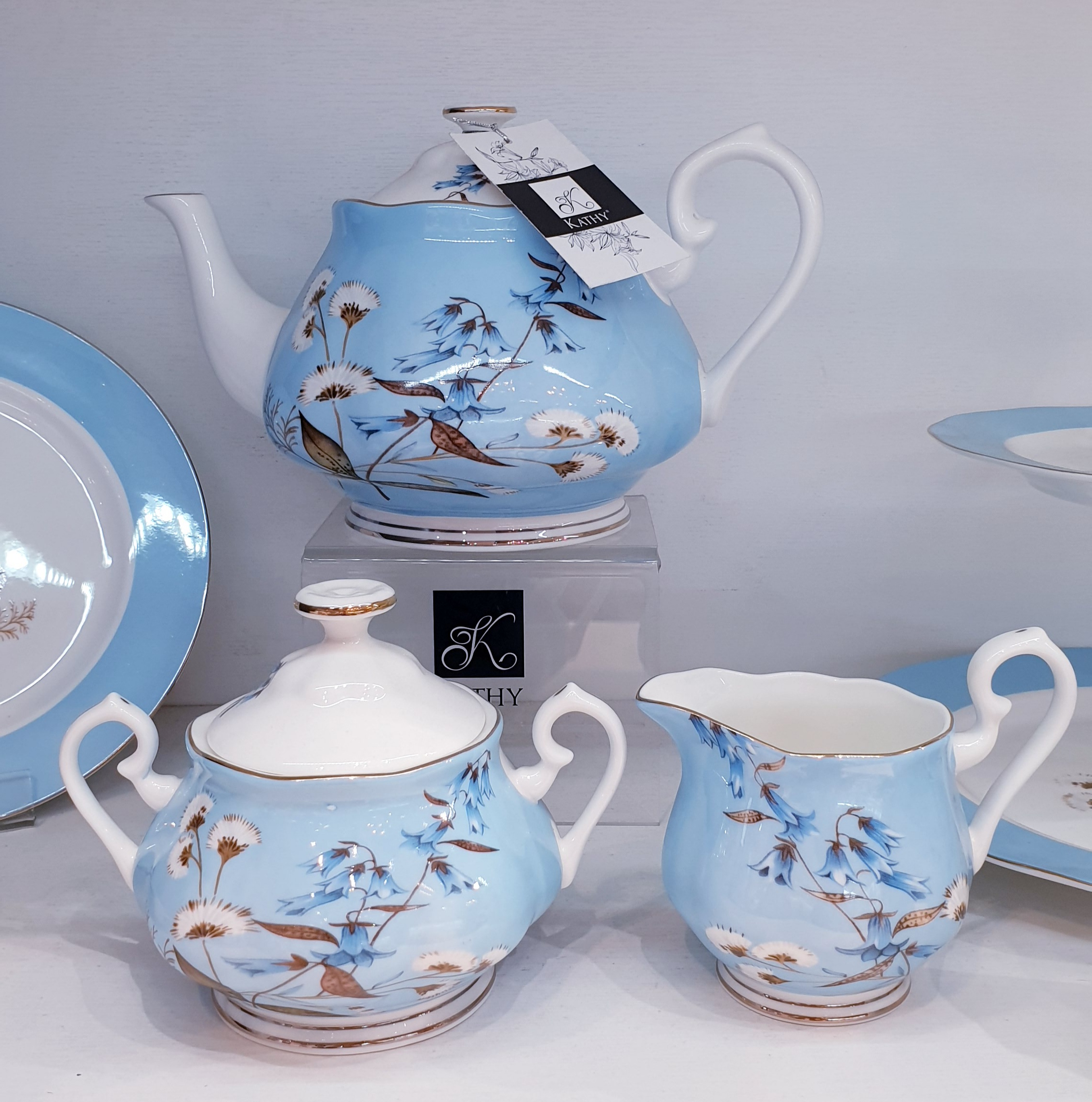 ROYAL LILY Ấm trà hoa loa kèn 5534A