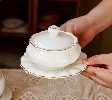 LOTUS Bát kèm đĩa và thìa sứ trắng 6826