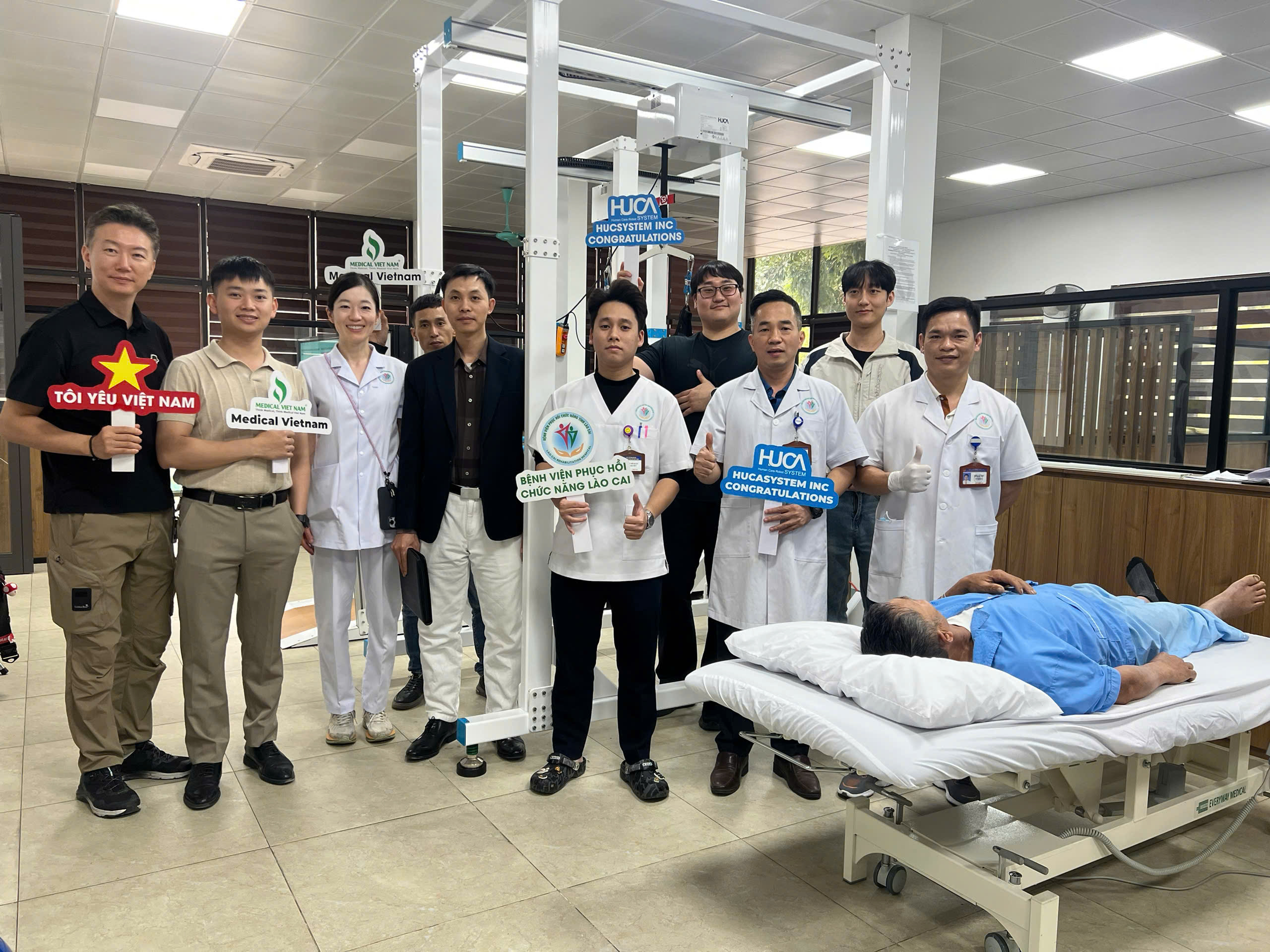 Phần II: Tập đoàn HUCA Systems và Medical Viet Nam tiến hành bàn giao lắp đặt và hoàn thành chuyển giao kỹ thuật tổ hợp hệ thống robot tập phục hồi chức năng huấn luyện và điều chỉnh dáng đi đa chức năng HUCA-Go tại Bệnh viện Phục hồi chức năng tỉnh Lào Cai