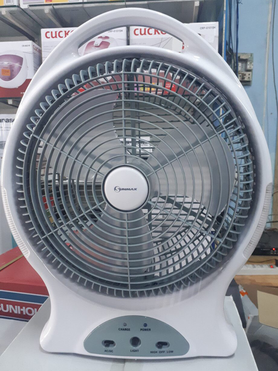 Quạt sạc Sunmax GFR12B2