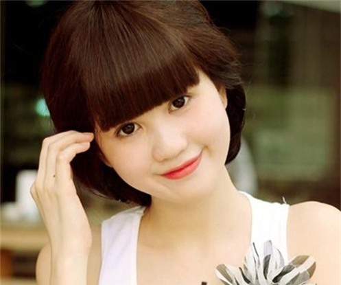 Các kiểu làm đẹp tóc mái đang hot hiện nay