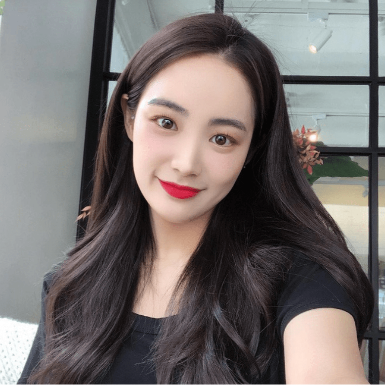 Những dấu hiệu giúp bạn xác định mình có hợp với màu tóc đen hay không