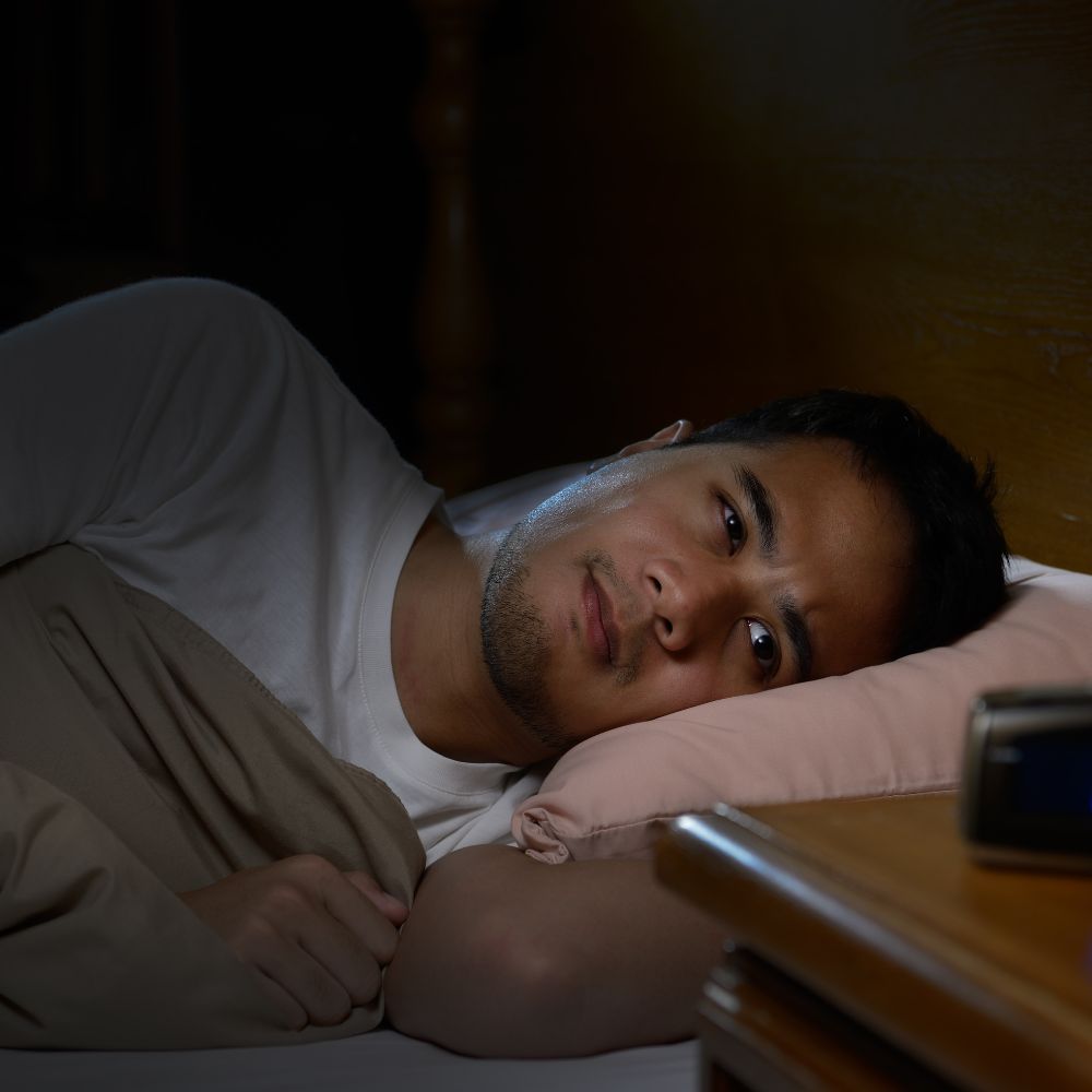 Khi bạn thiếu ngủ, cơ thể rơi vào trạng thái căng thẳng (stress) triền miên, kích thích sản sinh hormone Cortisol