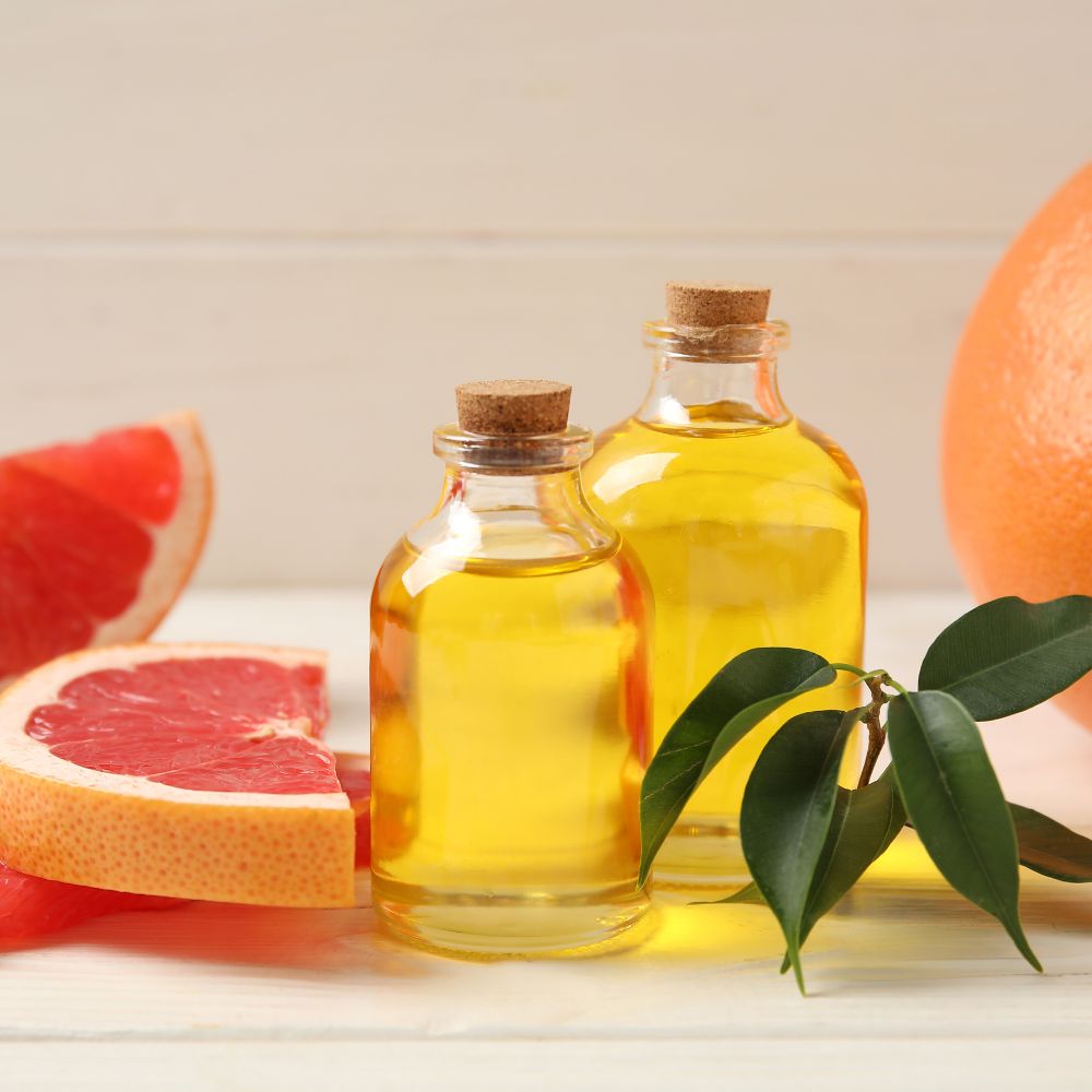 Bưởi kích thích tuần hoàn máu dưới da đầu, hỗ trợ nang tóc nhận đủ dưỡng chất để sợi tóc mọc ra chắc khỏe hơn