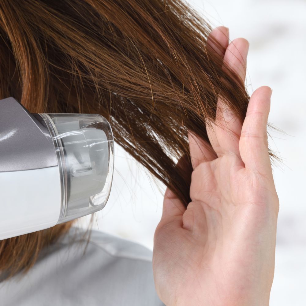 Lão hóa không chỉ xuất hiện trên làn da mà còn tác động mạnh mẽ đến nang tóc