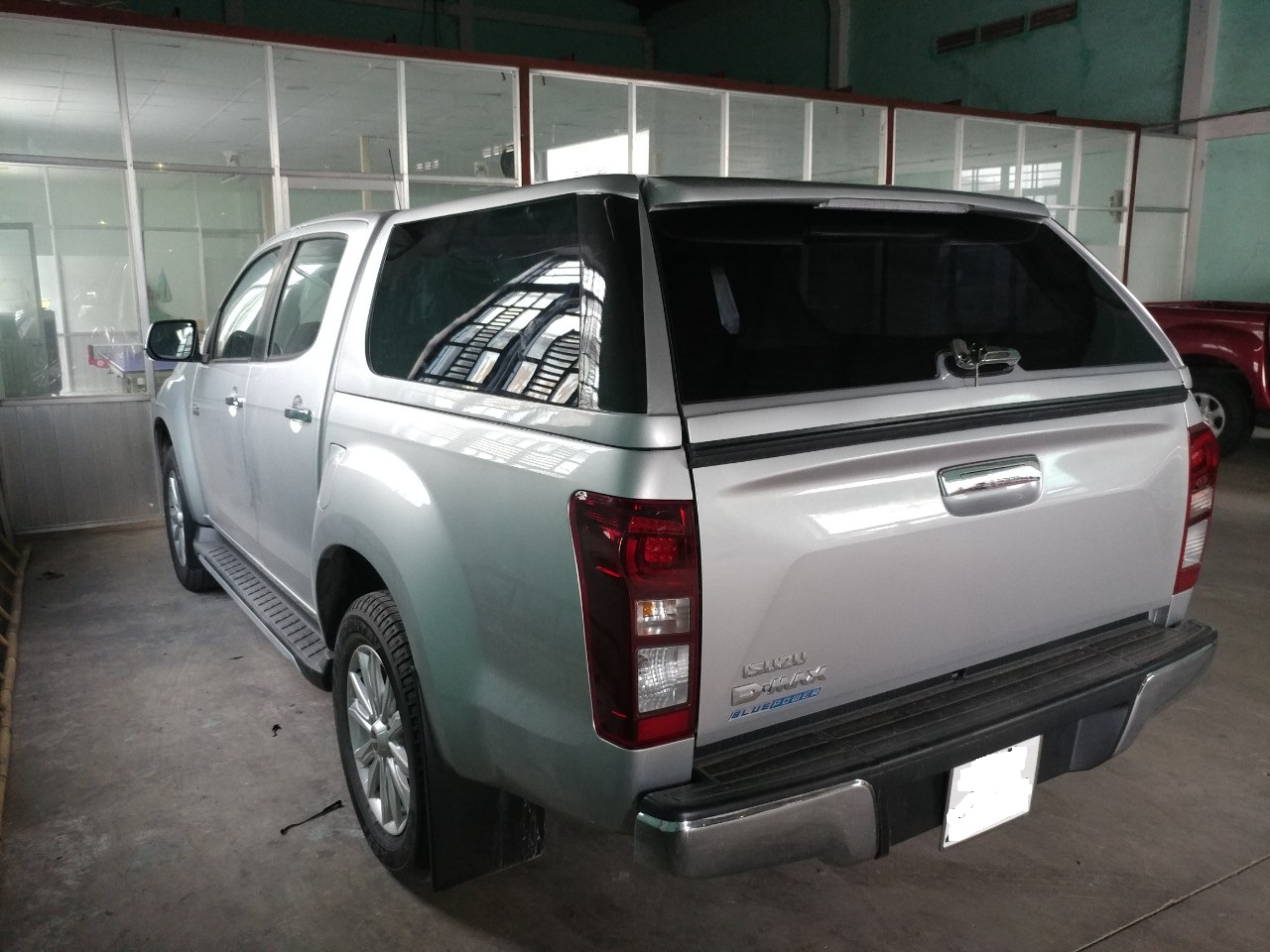 Nắp thùng xe Isuzu D-max