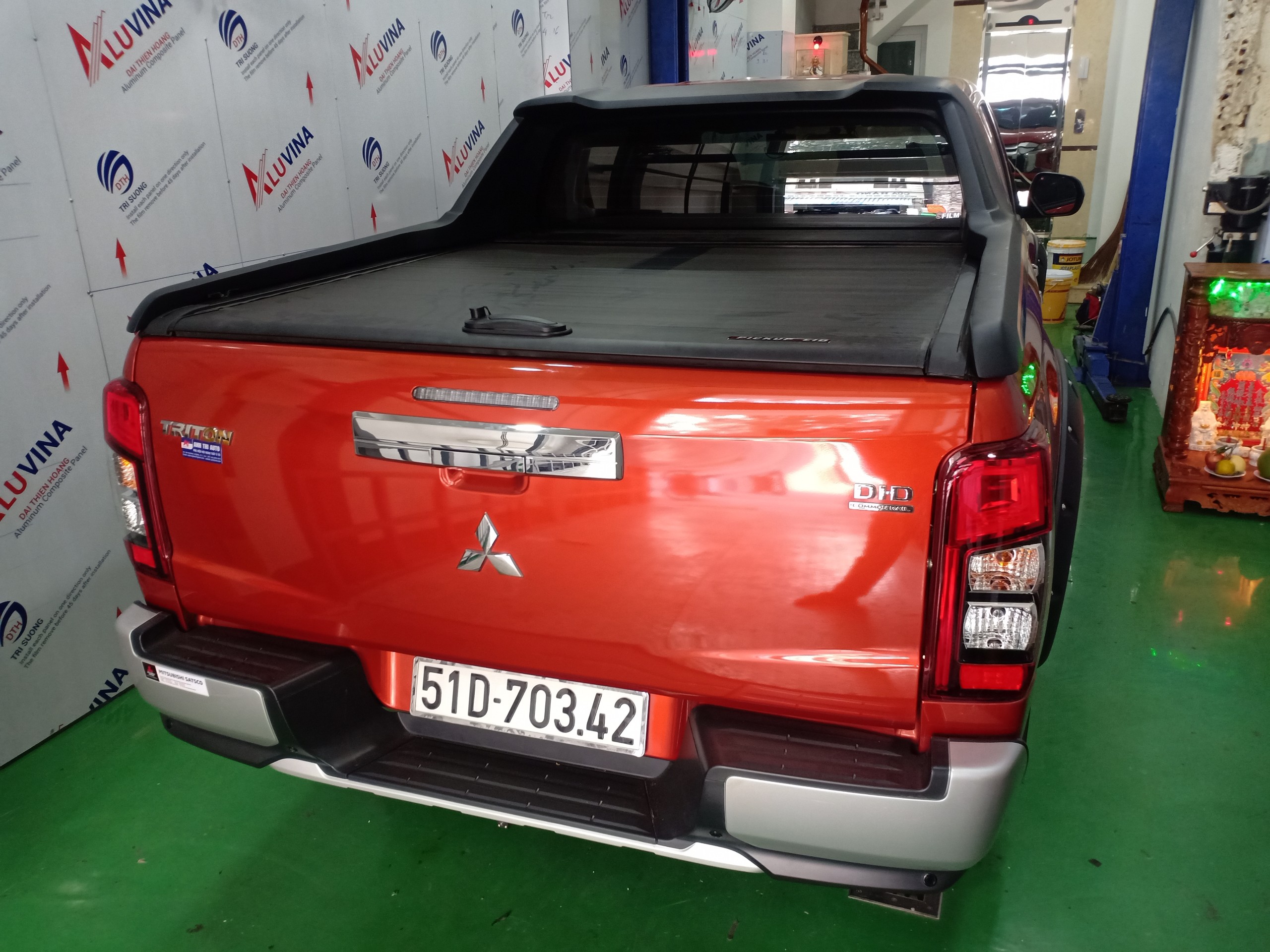 NẮP THÙNG XE MITSUBISHI TRITON