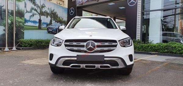 đầu xe Mercedes GLC 200 2021