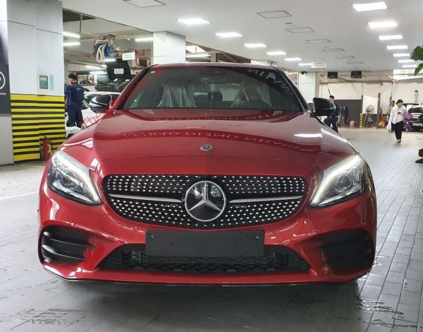 đầu xe MERCEDES C300 AMG 2021