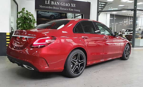 hông xe MERCEDES C300 AMG 2021