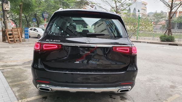 đuôi xe Mercedes GLS 450 4Matic