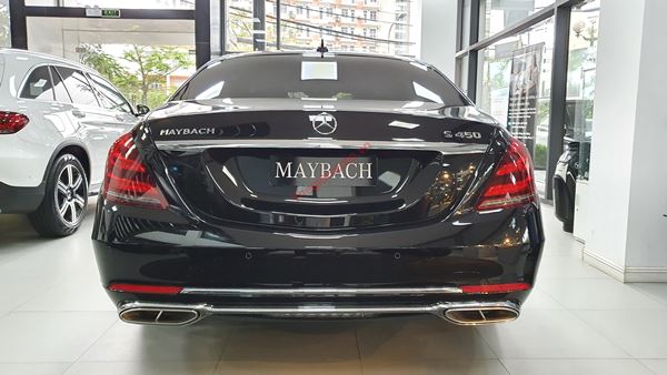 Phần đuôi Mercedes Benz Maybach S450