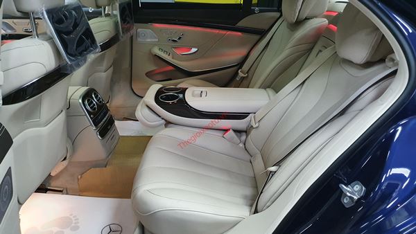 hàng ghế thứ 2 mercedes benz s class 2020