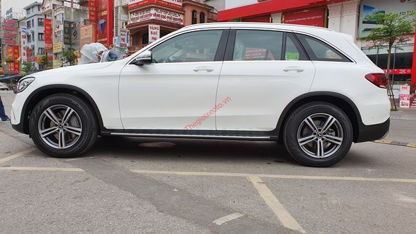 thân xe Mercedes GLC 200 2021