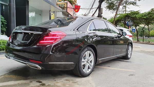 hông xe mercedes benz s450l 2022