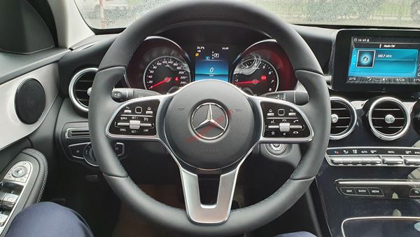 vô lăng Mercedes C180 2021