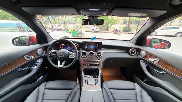 bảng taplo Mercedes GLC 200 4Matic 2021