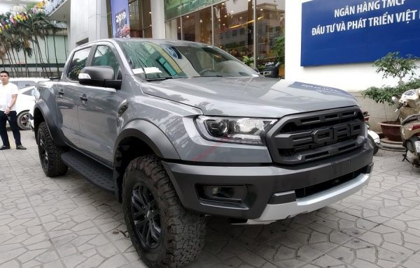 Ford Ranger Raptor màu xám