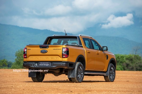 hông xe Bán tải Ford Ranger 2023