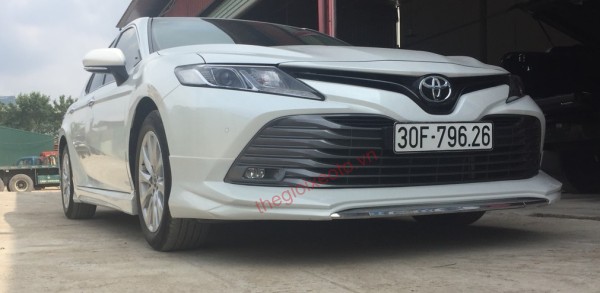 Toyota Camry độ Body Kit Ativus nhập khẩu Thái Lan