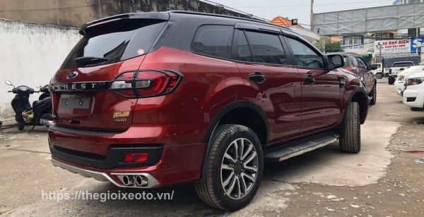 ốp cản sau trong gói độ body kit xe Ford Everest 2021